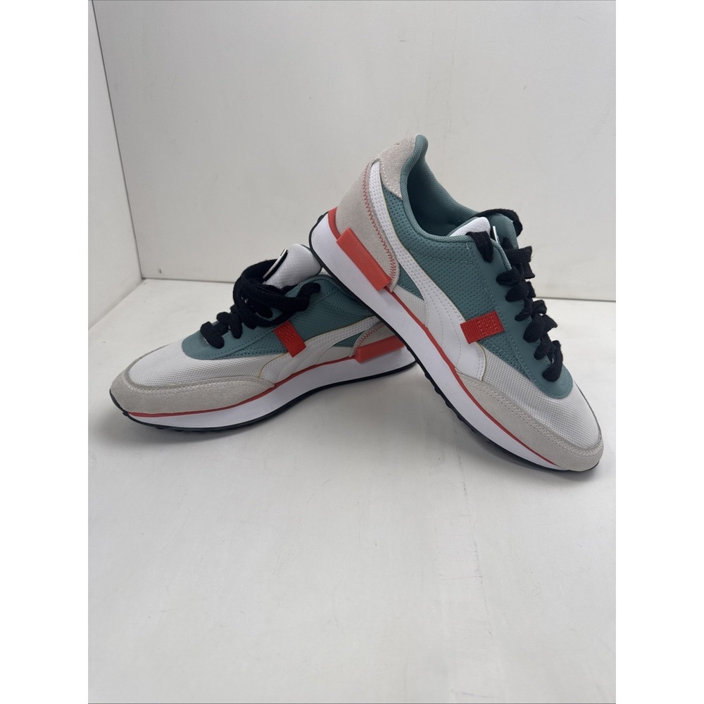 Size 9 PUMA FUTURE RIDER CS‎